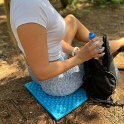 Springos Zitmat | Opvouwbaar Zitmatje | Zitkussen | 28 X 40 X 1 Cm | Blauw 28 Springos Zitmat | Opvouwbaar Zitmatje | Zitkussen | 28 X 40 X 1 Cm | Blauw -Kampeermeubilair 1200x1200 394